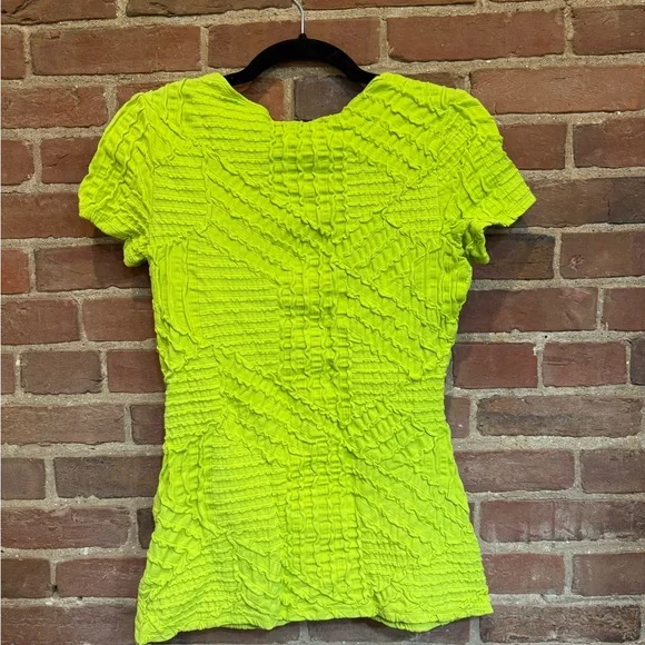 Frank Lyman Design Neon Green Textured Top - Picture 8 of 8